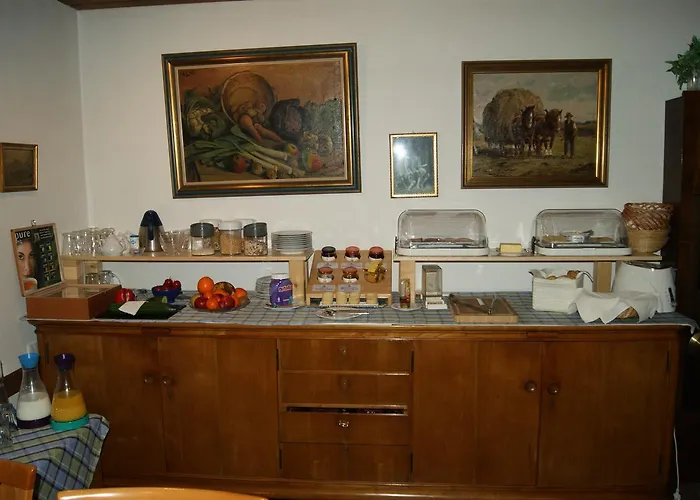 Gaestehaus Charlotte בית הארחה באיירישצל
